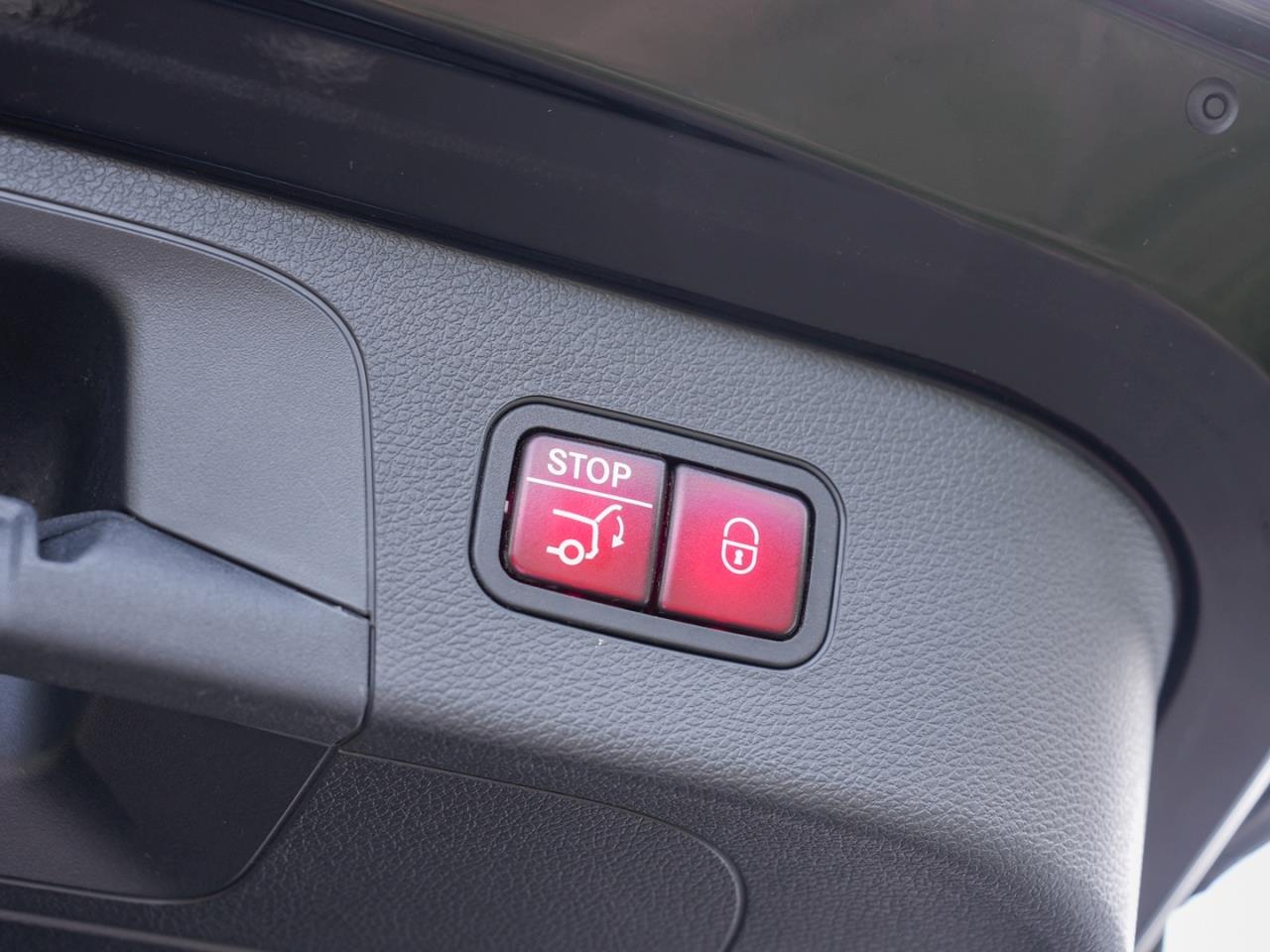 Mercedes-Benz EQC 400 4M Navi Distronic Memory AHK 360°