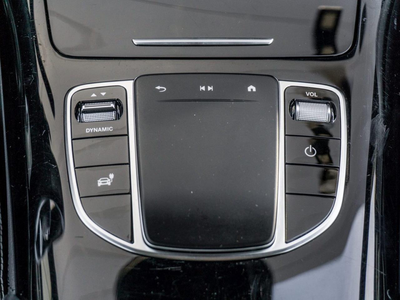 Mercedes-Benz EQC 400 4M Electric Art Schiebedach Distronic AHK