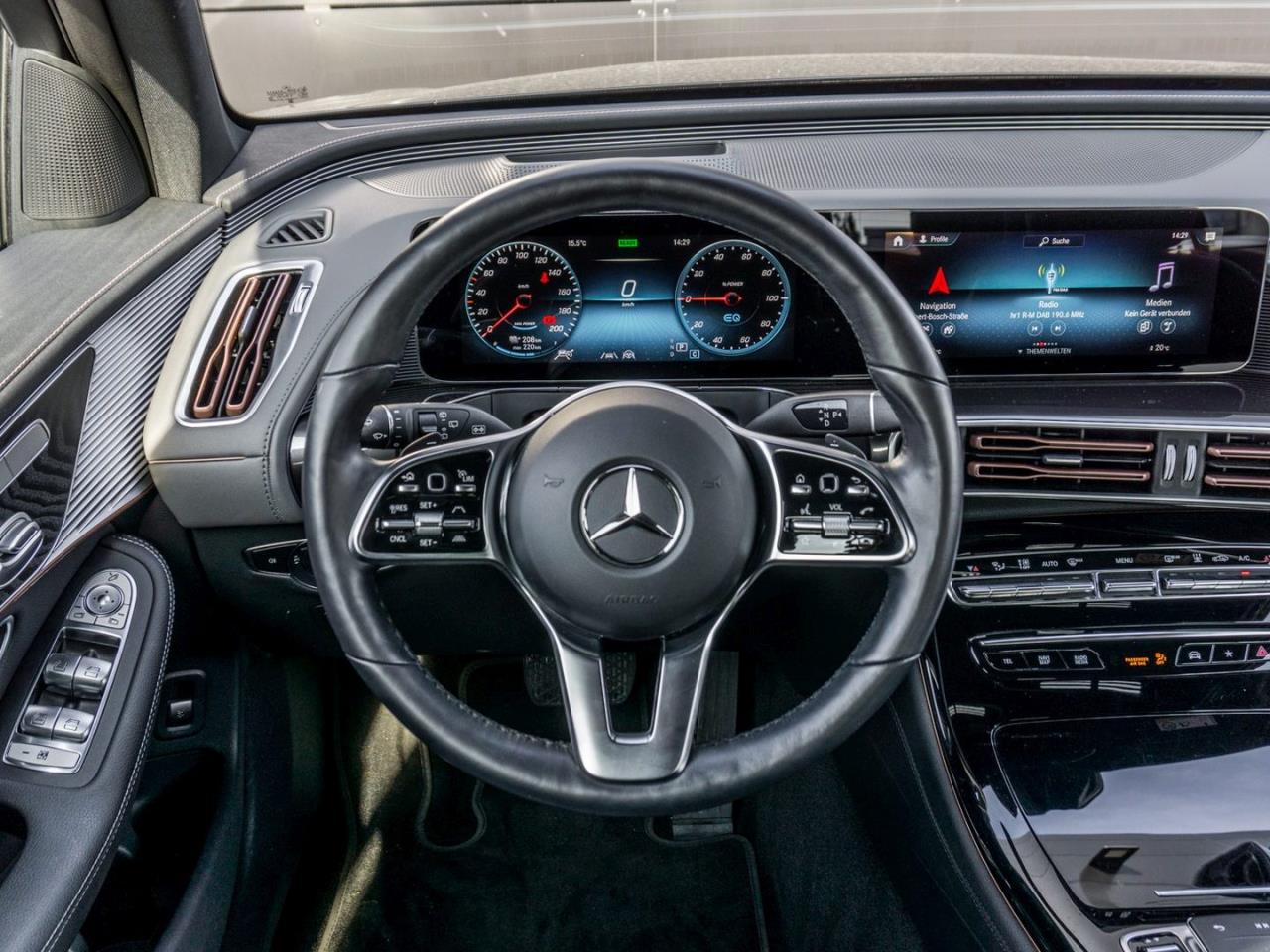 Mercedes-Benz EQC 400 4M Electric Art Schiebedach Distronic AHK
