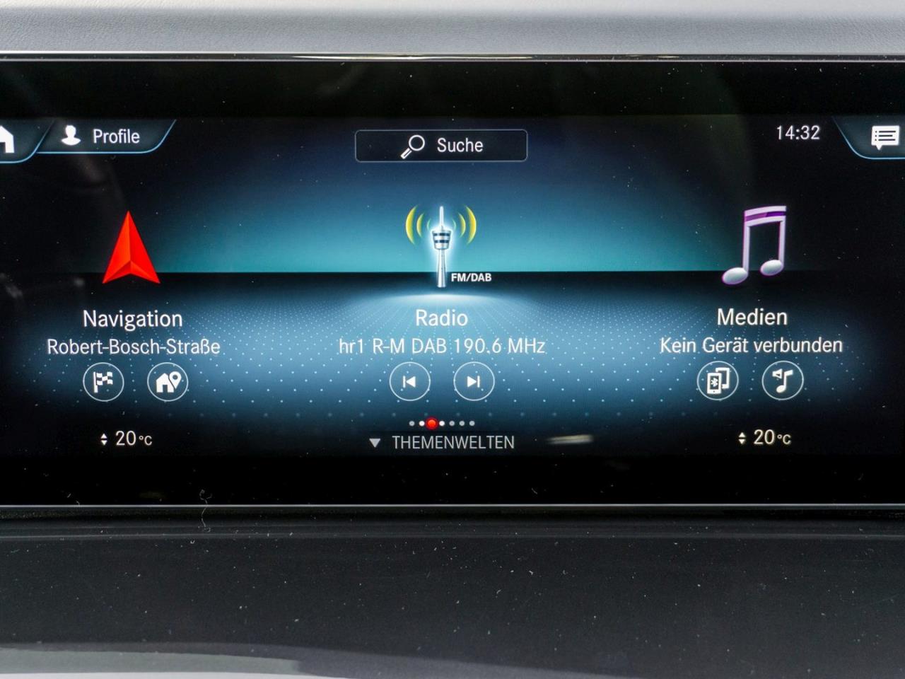 Mercedes-Benz EQC 400 4M Electric Art Schiebedach Distronic AHK