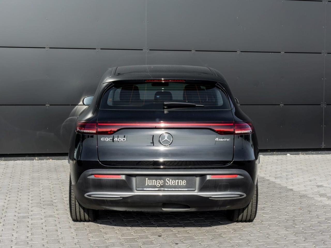 Mercedes-Benz EQC 400 4M Electric Art Schiebedach Distronic AHK