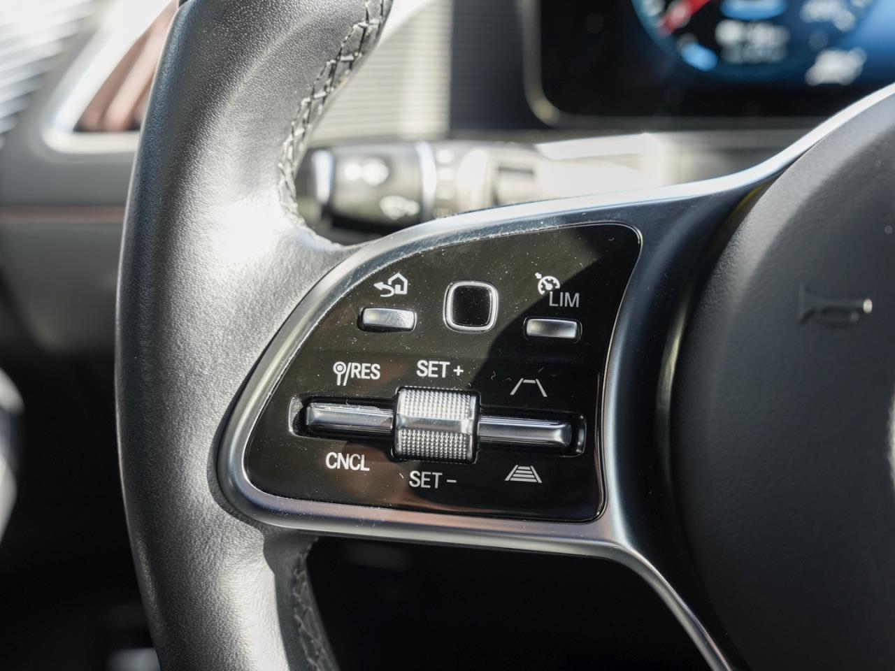 Mercedes-Benz EQC 400 4M Distronic MBUX-Navi 360° EasyPack