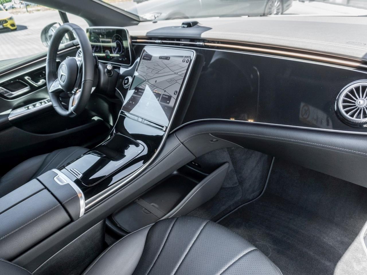 Mercedes-Benz EQE 300 Electric Art Distronic Kamera AHK