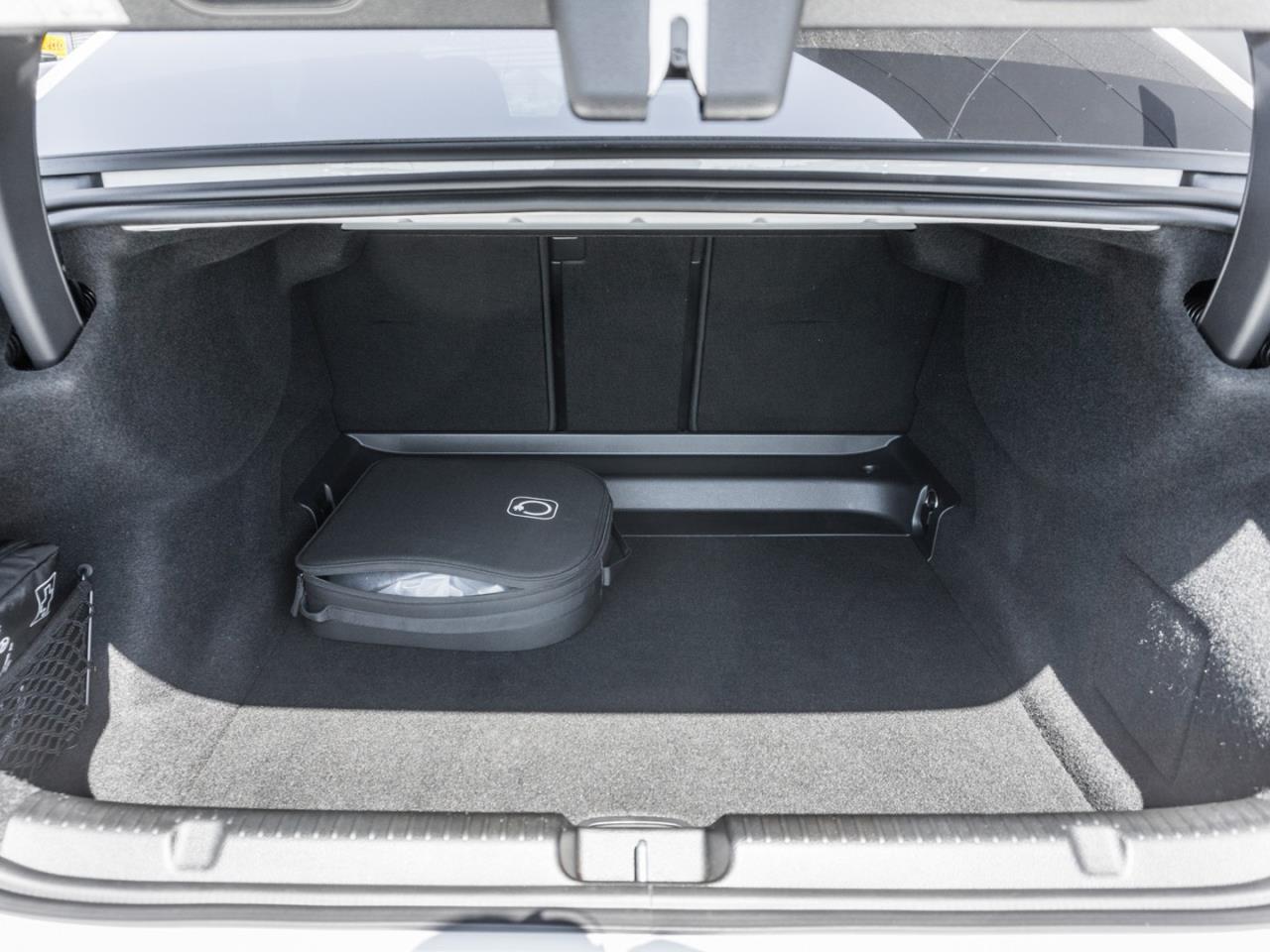 Mercedes-Benz EQE 300 Electric Art Distronic Kamera AHK