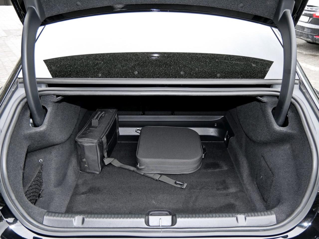 Mercedes-Benz EQE 300 Electric Art Distronic HeadUp 360° AHK