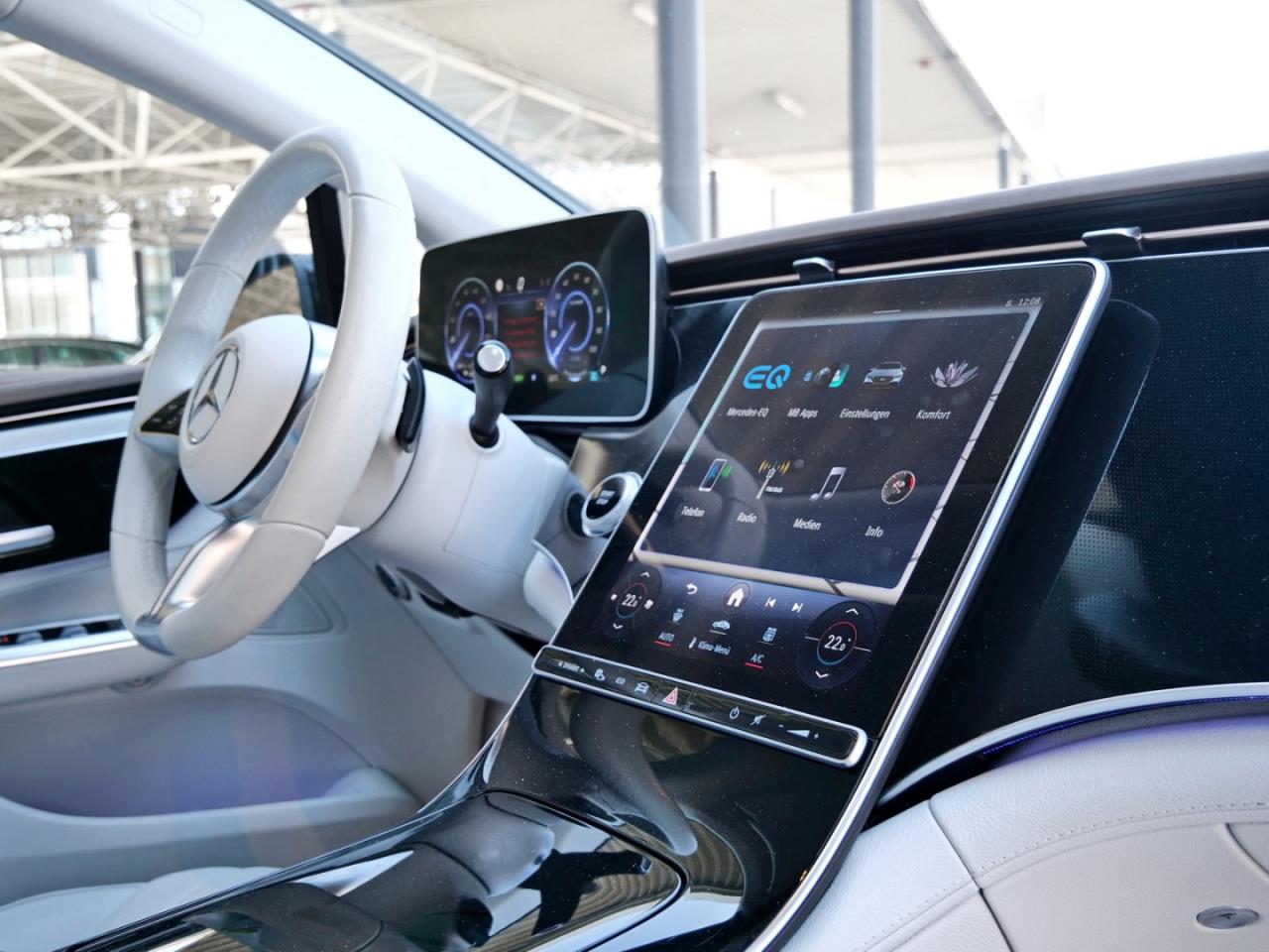 Mercedes-Benz EQE 300 Electric Art MBUXNavi Panorama Kamera