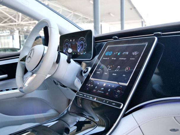 Mercedes-Benz EQE 300 Electric Art MBUXNavi Panorama Kamera
