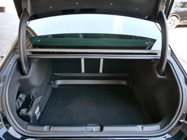 Mercedes-Benz EQE 300 Electric Art MBUXNavi Panorama Kamera