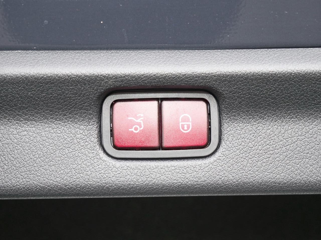 Mercedes-Benz EQE 350 4M AMG Panorama Burmester Memory HUD 360°