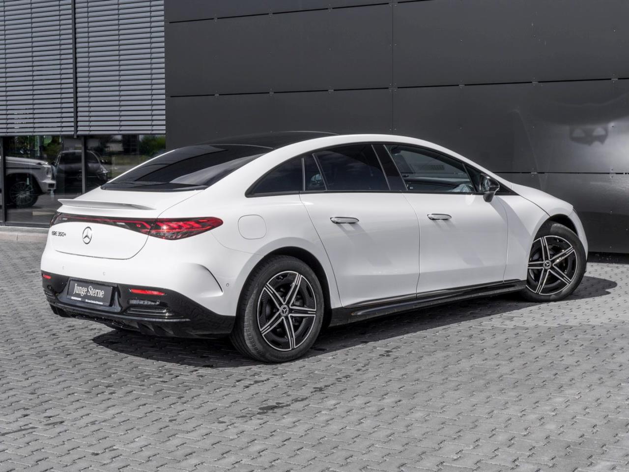 Mercedes-Benz EQE 350+ AMG Night Panorama Distronic AHK 360°