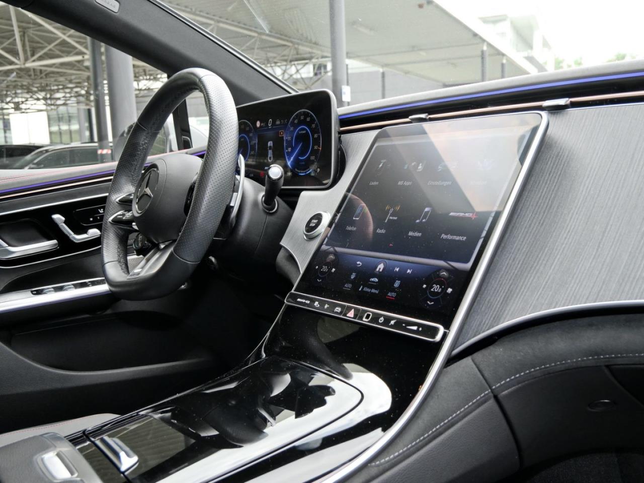 Mercedes-Benz EQE 43 AMG 4M Panorama Distronic Burmester 360?