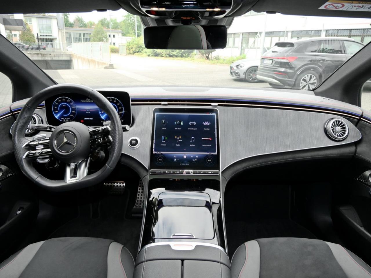 Mercedes-Benz EQE 43 AMG 4M Panorama Distronic Burmester 360?