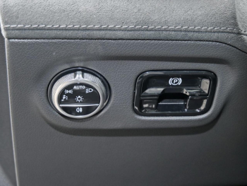 Mercedes-Benz EQE 43 AMG 4M Panorama Distronic Burmester 360?