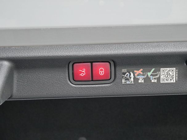 Mercedes-Benz EQE 43 AMG 4M Panorama Distronic Burmester 360?