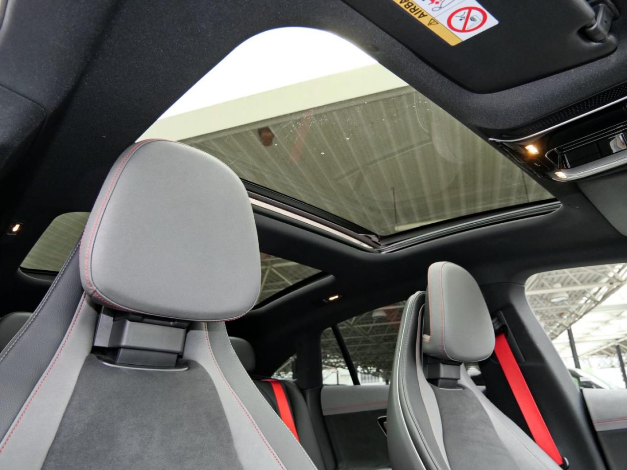 Mercedes-Benz EQE 43 AMG 4M Panorama Distronic Burmester 360?