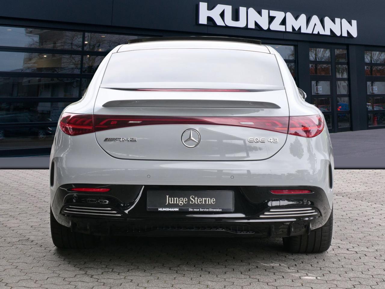 Mercedes-Benz EQE 43 AMG 4M Panorama Distronic Burmester 360?