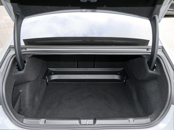 Mercedes-Benz EQE 43 AMG 4M Panorama Distronic Burmester 360?