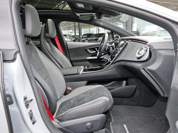 Mercedes-Benz EQE 43 AMG 4M Panorama Distronic Burmester 360?
