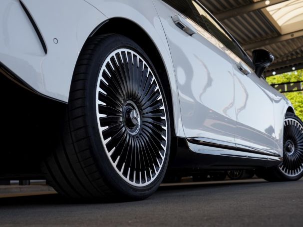 Mercedes-Benz EQE 43 AMG 4M Night HeadUp Panorama Airmatic