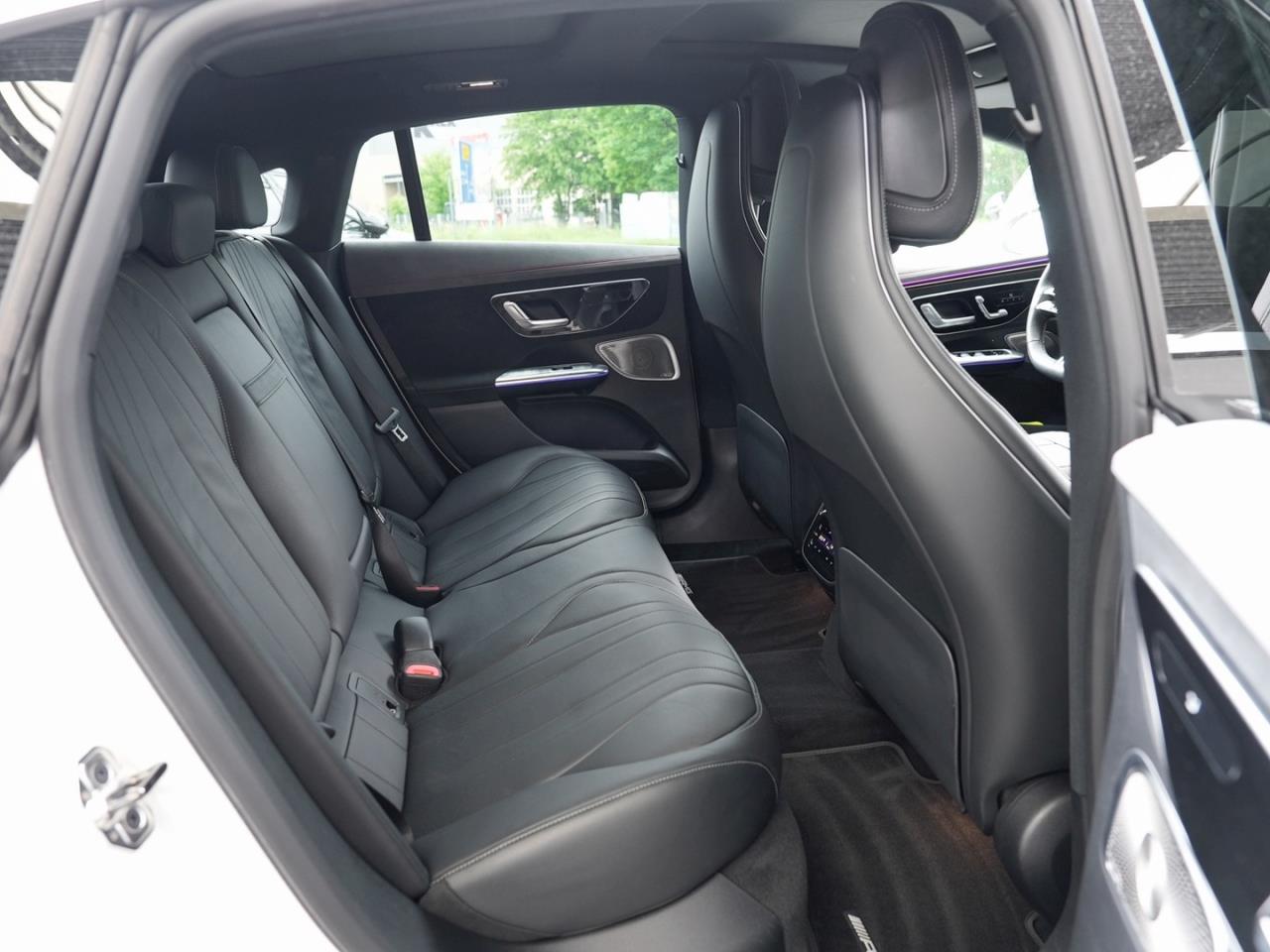 Mercedes-Benz EQE 500 4M AMG Panorama Distronic Head-Up 360°