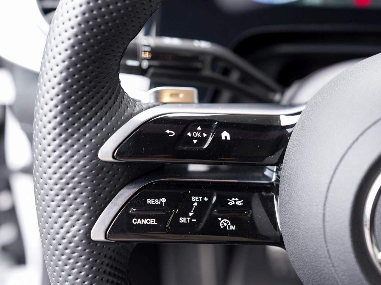 Mercedes-Benz EQE 500 4M AMG Panorama Distronic Head-Up 360°