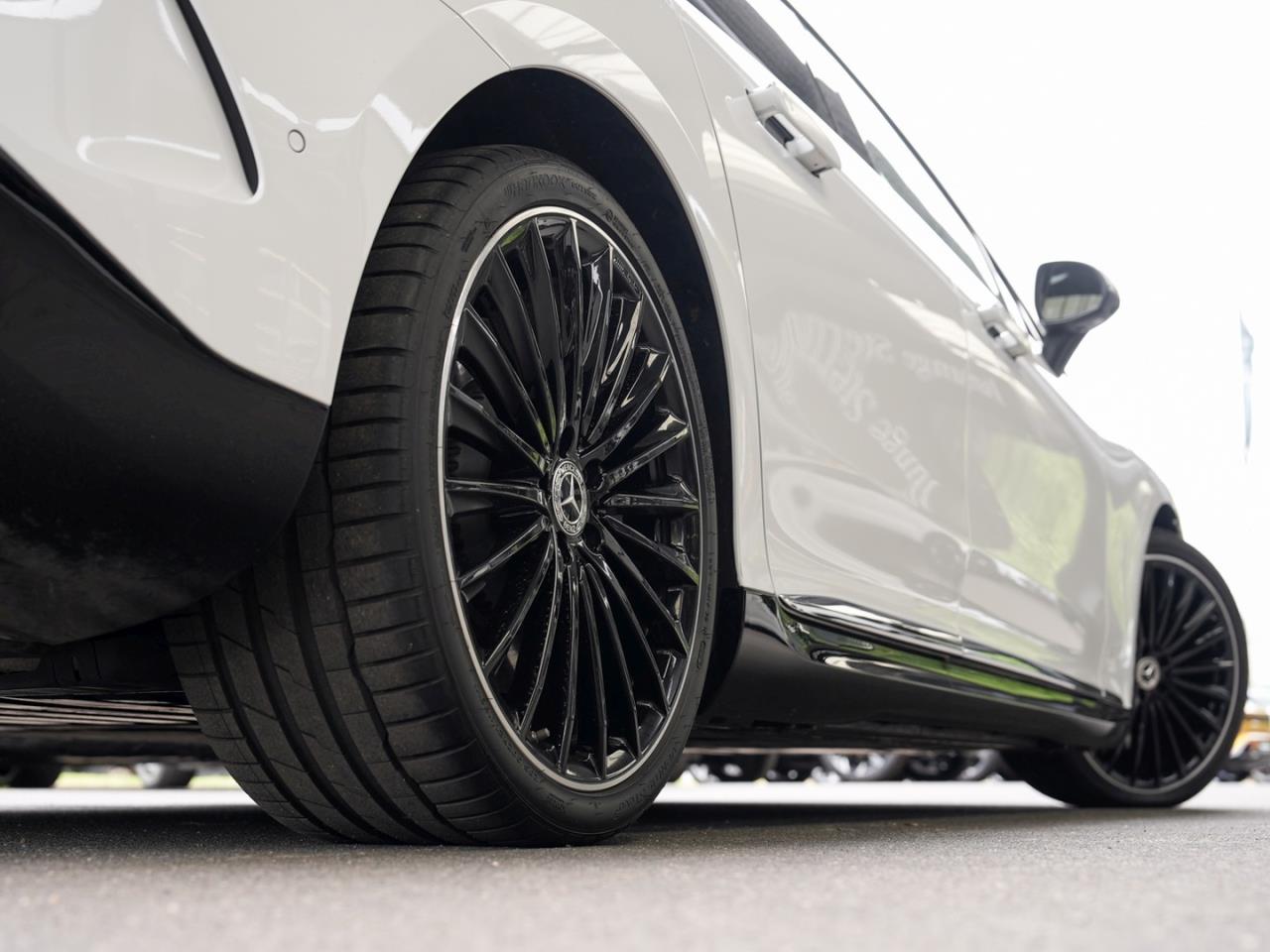 Mercedes-Benz EQE 500 4M AMG Panorama Distronic Head-Up 360°
