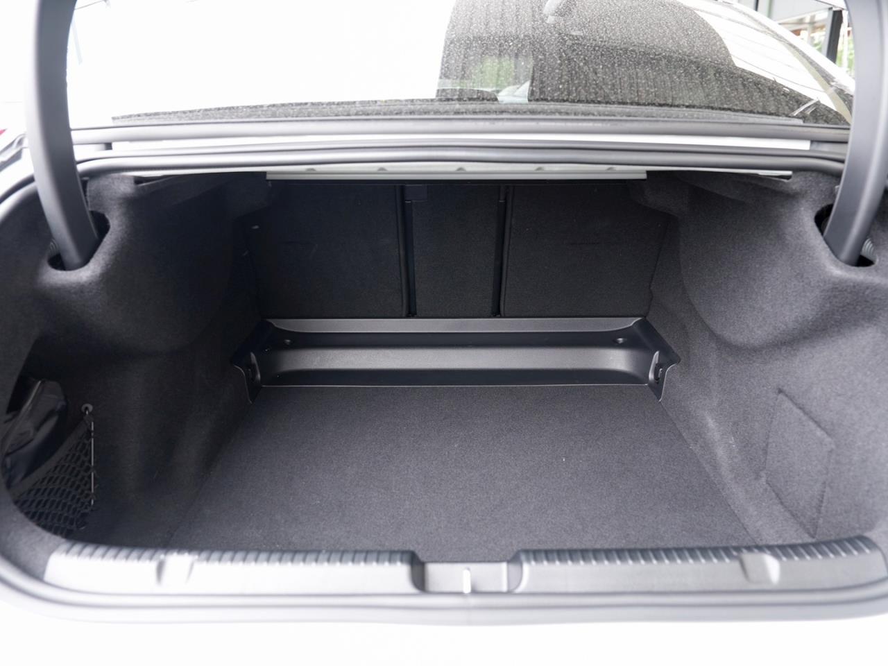 Mercedes-Benz EQE 500 4M AMG Panorama Distronic Head-Up 360°