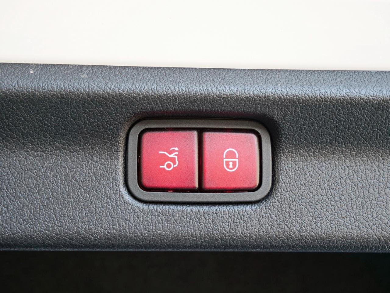 Mercedes-Benz EQE 53 AMG 4M+ Night Distronic Panorama HeadUp