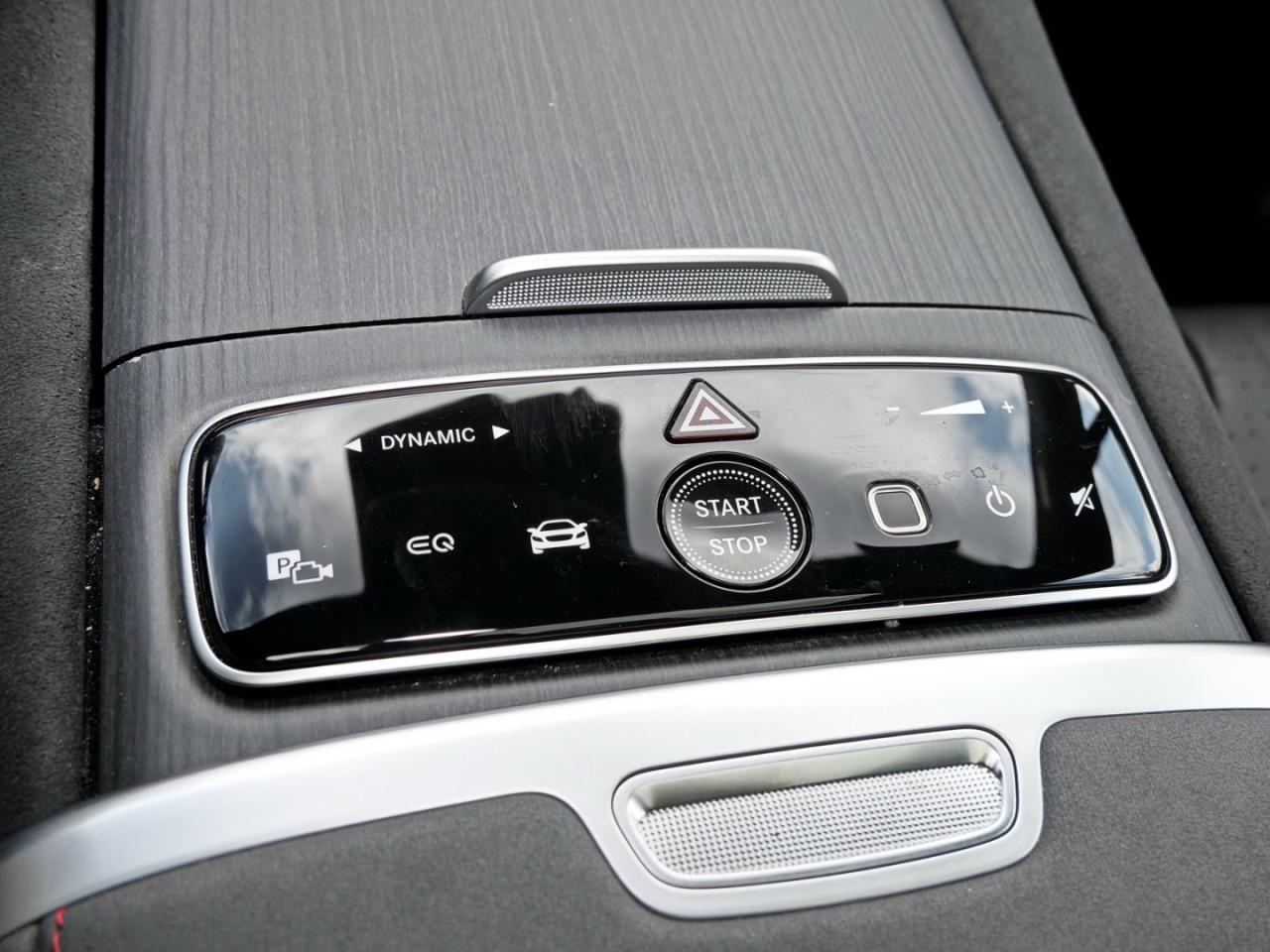 Mercedes-Benz EQS 450 4M SUV AMG Night Panorama Distronic+ AHK