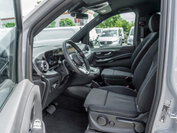 Mercedes-Benz EQV 300 Lang AMG Distronic Burmester 360°