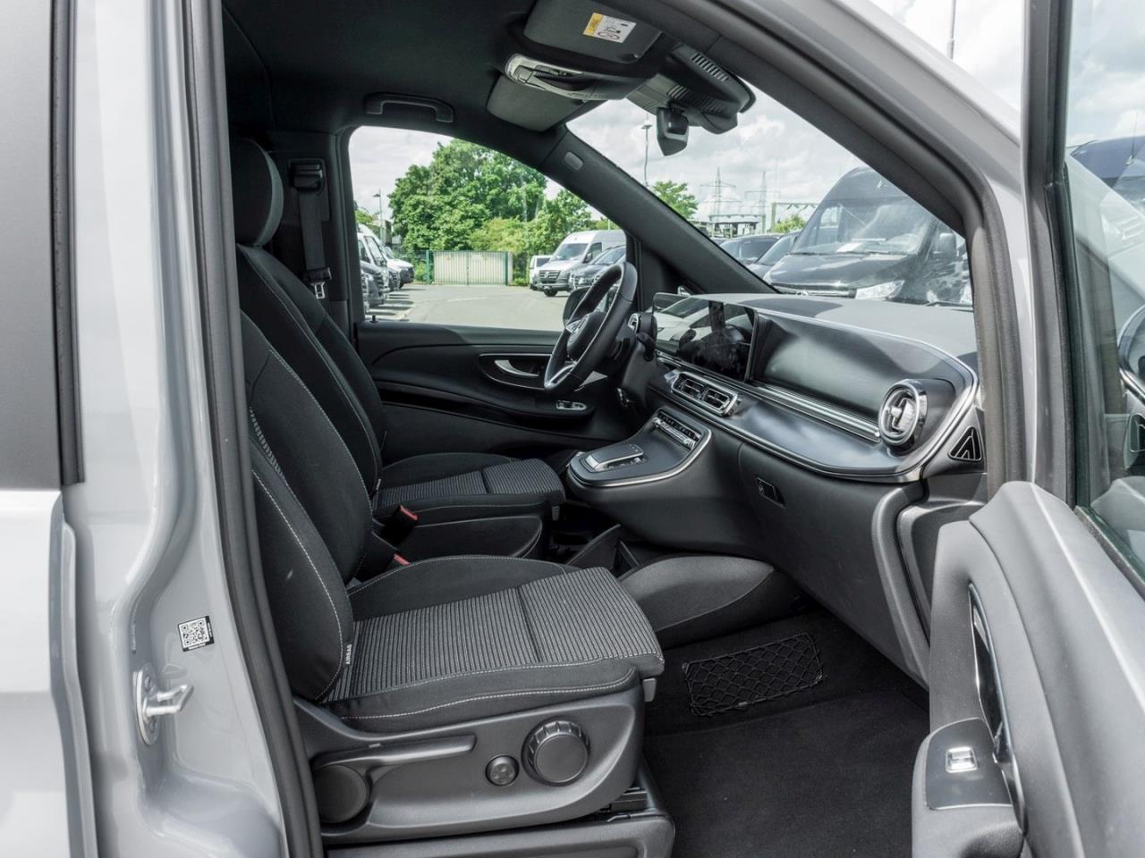 Mercedes-Benz EQV 300 Lang Distronic Burmester 360° NP 94.606€