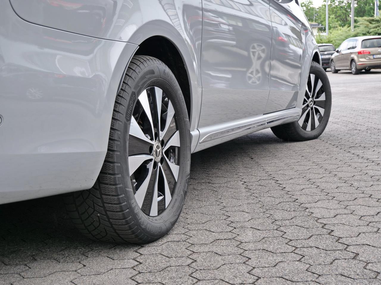 Mercedes-Benz EQV 300 Lang Navi Distronic Burmester 360°