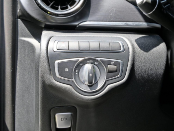 Mercedes-Benz EQV 300 lang Navi+ Kamera Totwinkel Spiegel-P