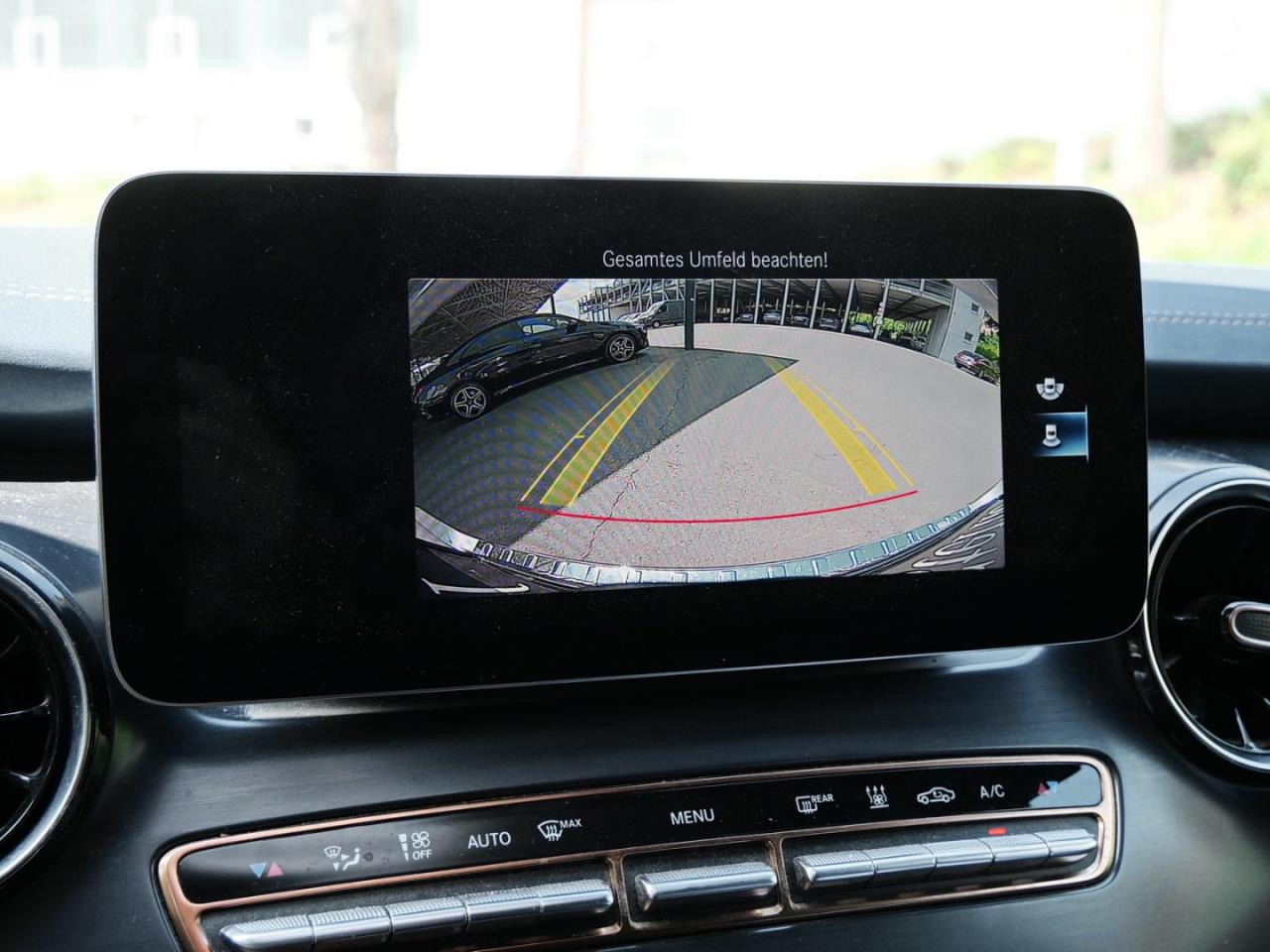 Mercedes-Benz EQV 300 lang Navi+ Kamera Totwinkel Spiegel-P