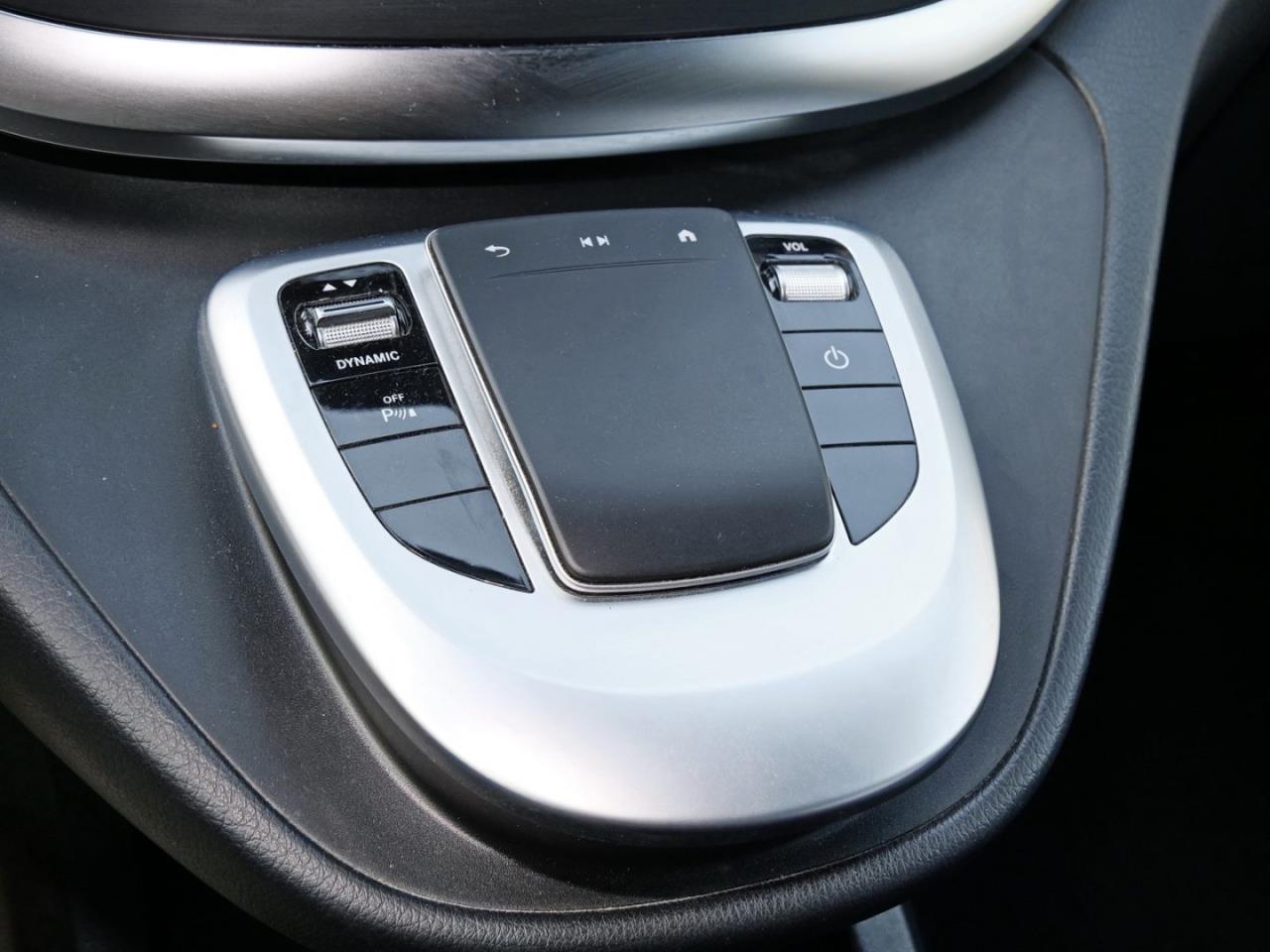 Mercedes-Benz EQV 300 lang Navi+ Kamera Totwinkel Spiegel-P