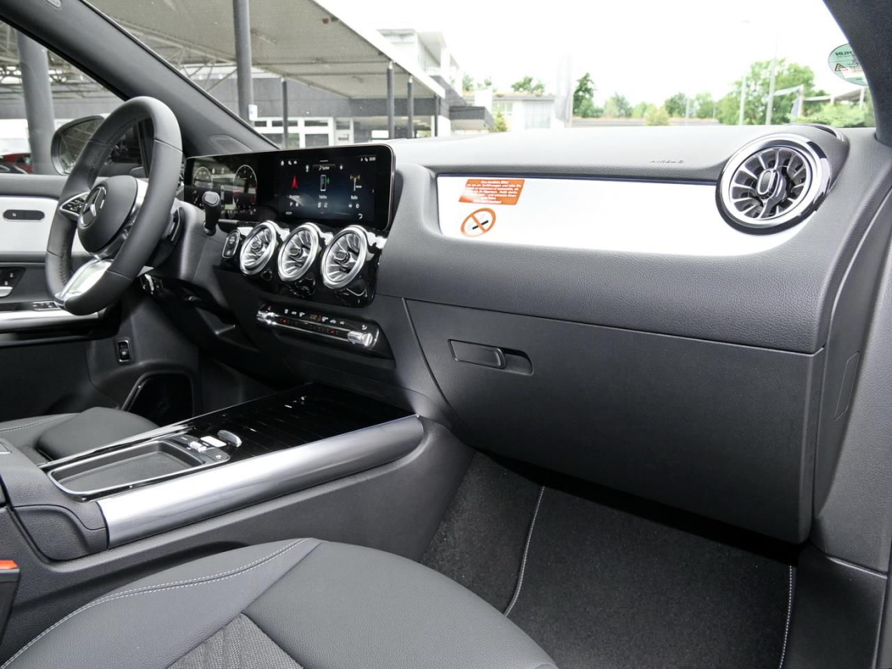 Mercedes-Benz GLA 180 d Progressive Night Panorama Easy-P 360°