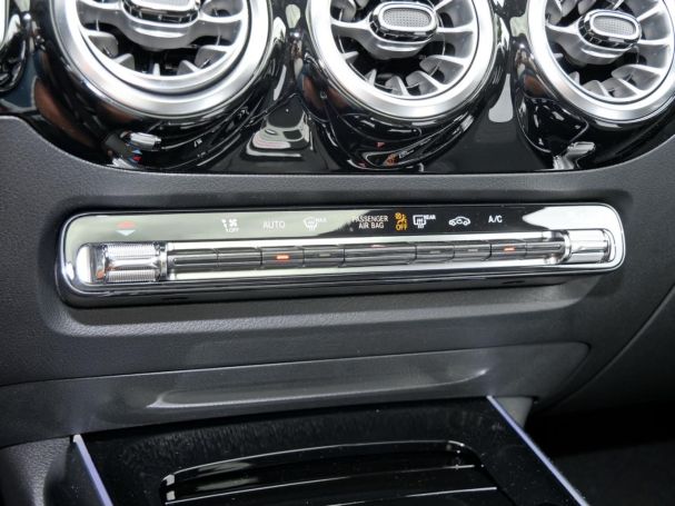 Mercedes-Benz GLA 180 d Progressive Night Panorama Easy-P 360°