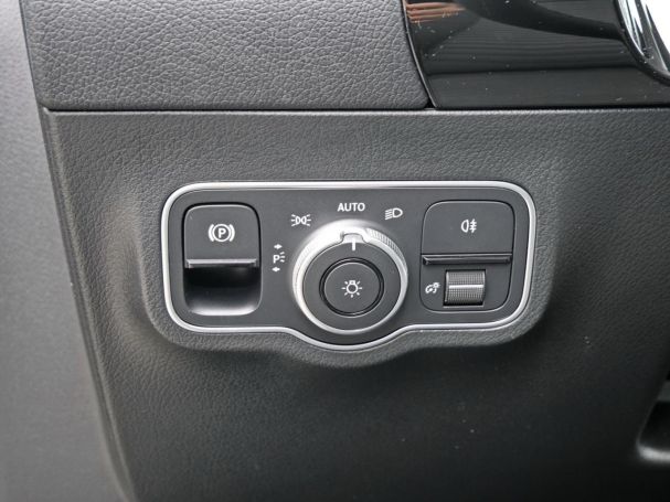 Mercedes-Benz GLA 180 d Progressive Night Panorama Easy-P 360°