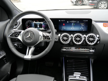 Mercedes-Benz GLA 180 d Progressive Night Panorama Easy-P 360°