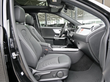 Mercedes-Benz GLA 180 d Progressive Night Panorama Easy-P 360°