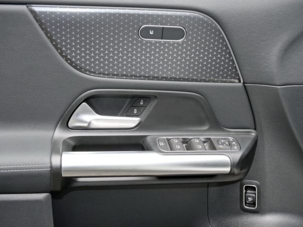 Mercedes-Benz GLA 180 d Progressive Navi Kamera Winter-Paket