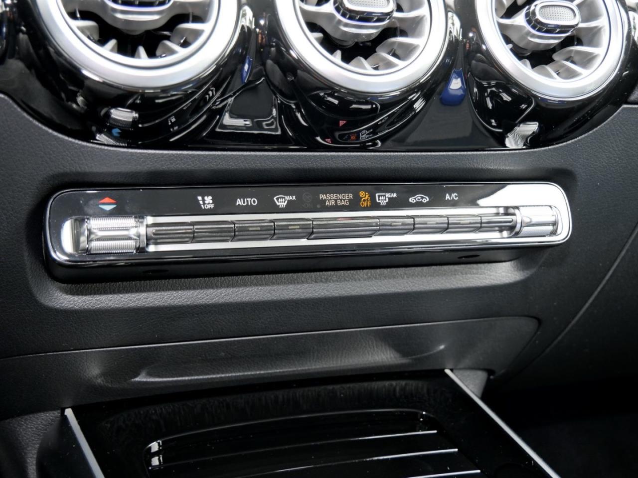 Mercedes-Benz GLA 180 d Progressive Navi Kamera Winter-Paket