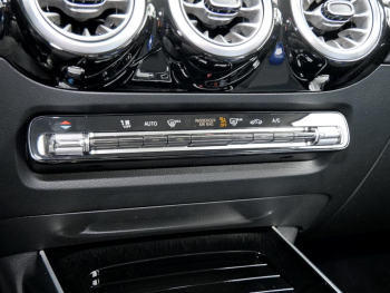 Mercedes-Benz GLA 180 d Progressive Navi Kamera Winter-Paket