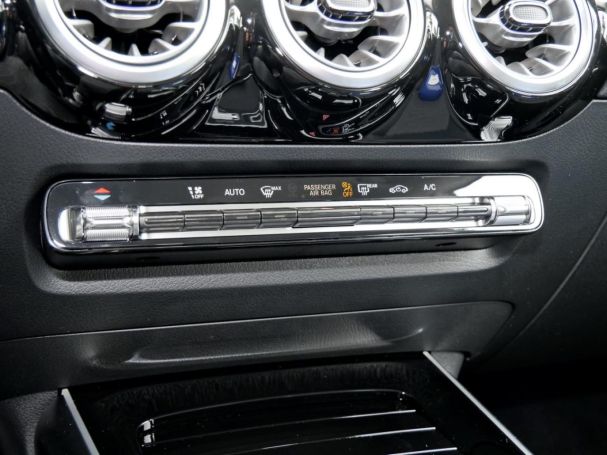 Mercedes-Benz GLA 180 d Progressive Navi Kamera Winter-Paket