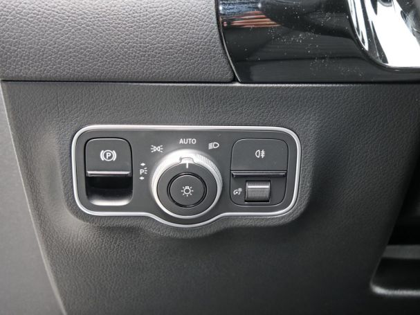 Mercedes-Benz GLA 180 d Progressive Navi Kamera Winter-Paket