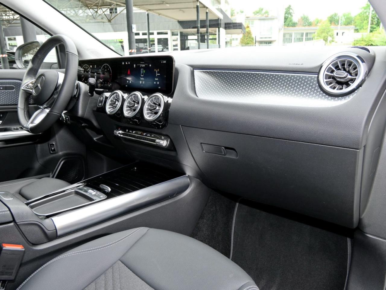 Mercedes-Benz GLA 180 d Progressive Navi Kamera Winter-Paket