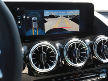 Mercedes-Benz GLA 180 AMG Distronic Kamera Easy-Pack AHK