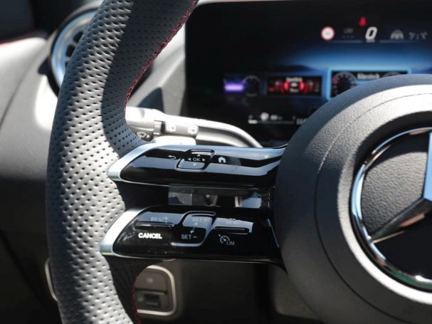 Mercedes-Benz GLA 180 AMG Distronic Kamera Easy-Pack AHK