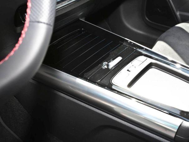 Mercedes-Benz GLA 180 AMG Distronic Kamera Easy-Pack AHK