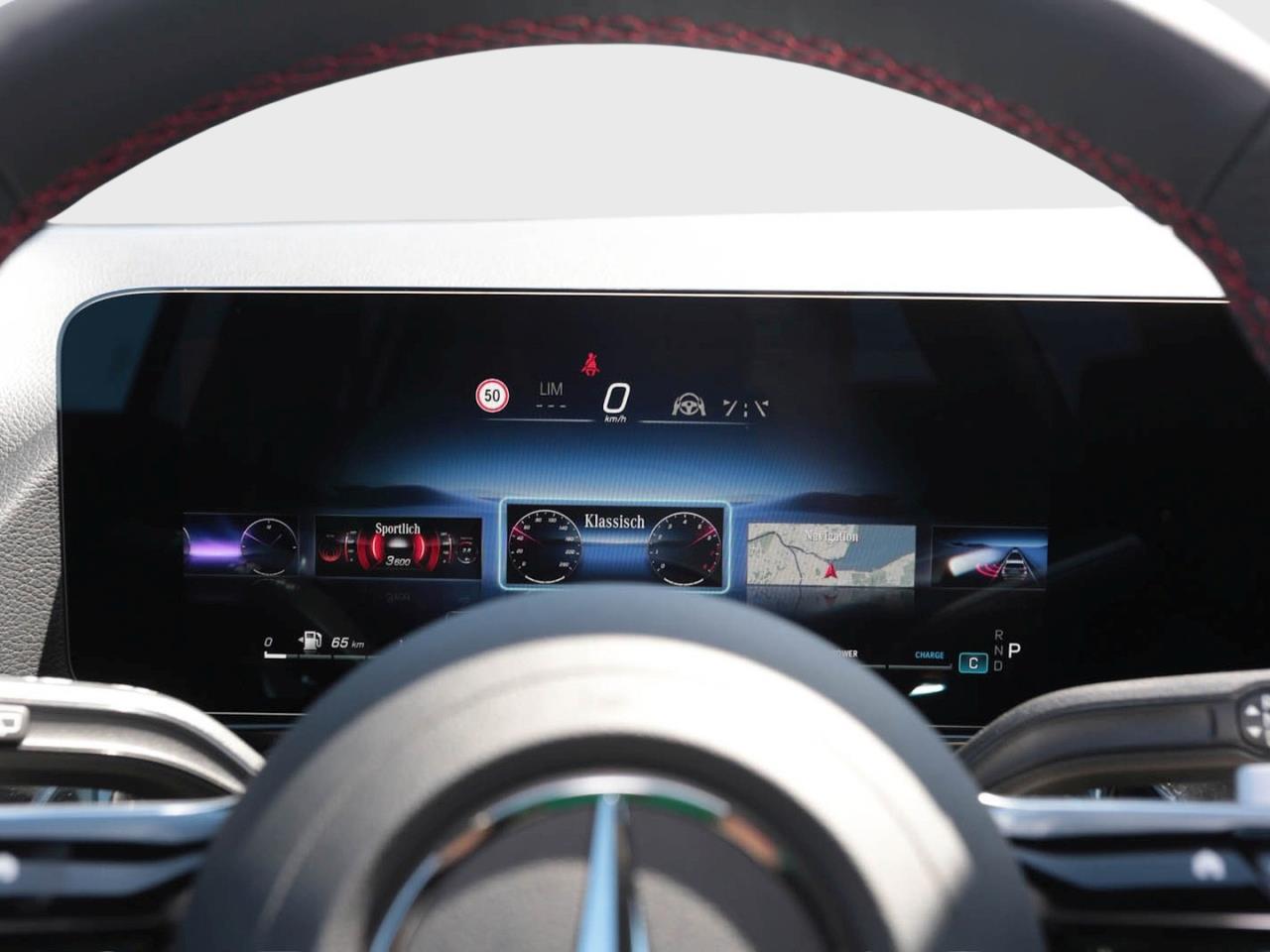 Mercedes-Benz GLA 180 AMG Distronic Kamera Easy-Pack AHK